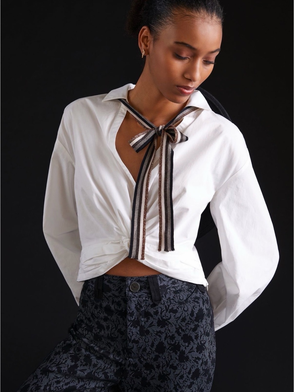Anthropologie Sunday in Brooklyn Twist front v-neck blouse